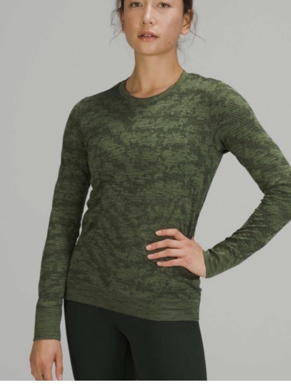 Lululemon Swiftly Breathe Long
Sleeve Shirt Dot Scape Rainforest
Green Camo 8